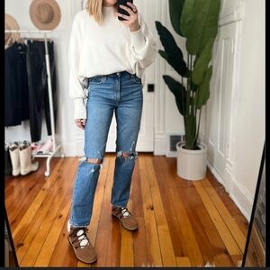 Abercrombie & Fitch The 90’s Straight Leg tea Rise Jean - 28 / 6